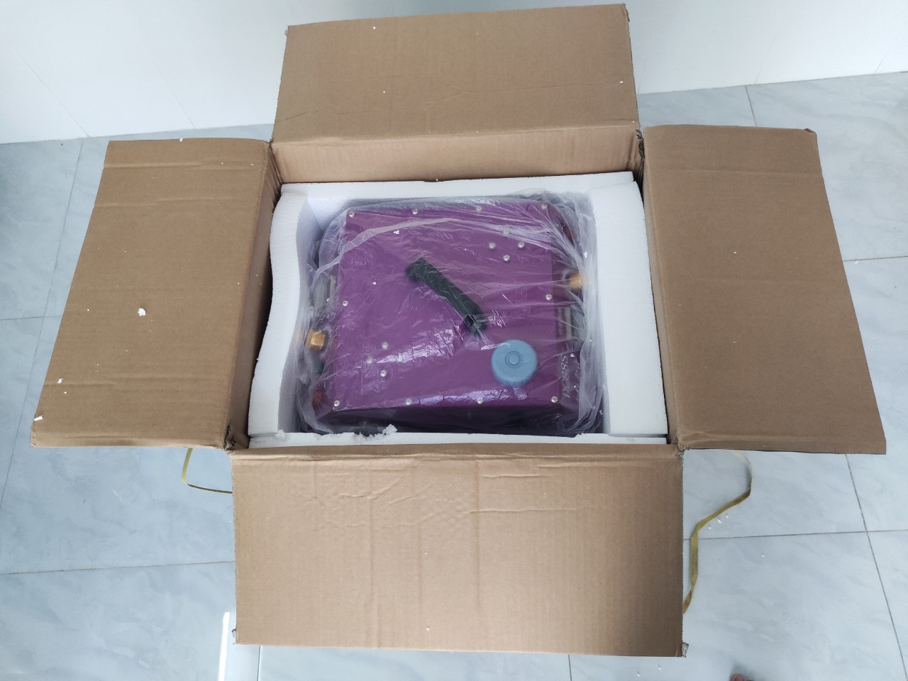 Máy cắt chỉ thừa